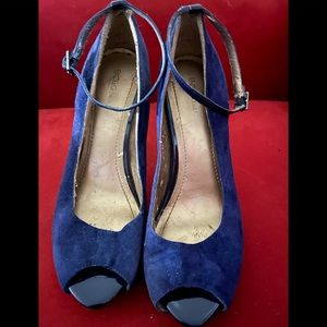 BCBG High heel navy blue suede leather 7.5